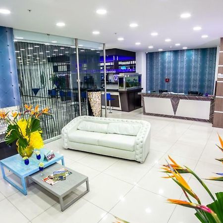 Aw Hotel Plaza Miranda Bogota Bagian luar foto