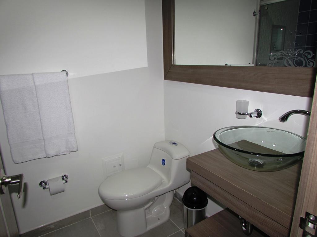 Aw Hotel Plaza Miranda Bogota Ruang foto