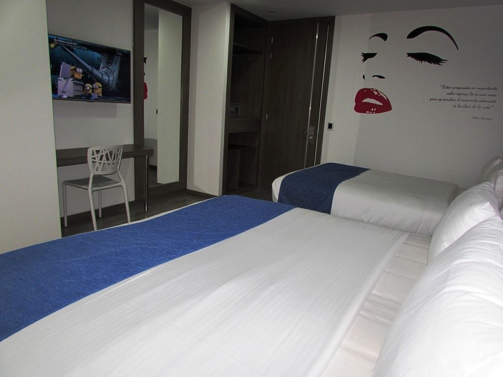 Aw Hotel Plaza Miranda Bogota Bagian luar foto