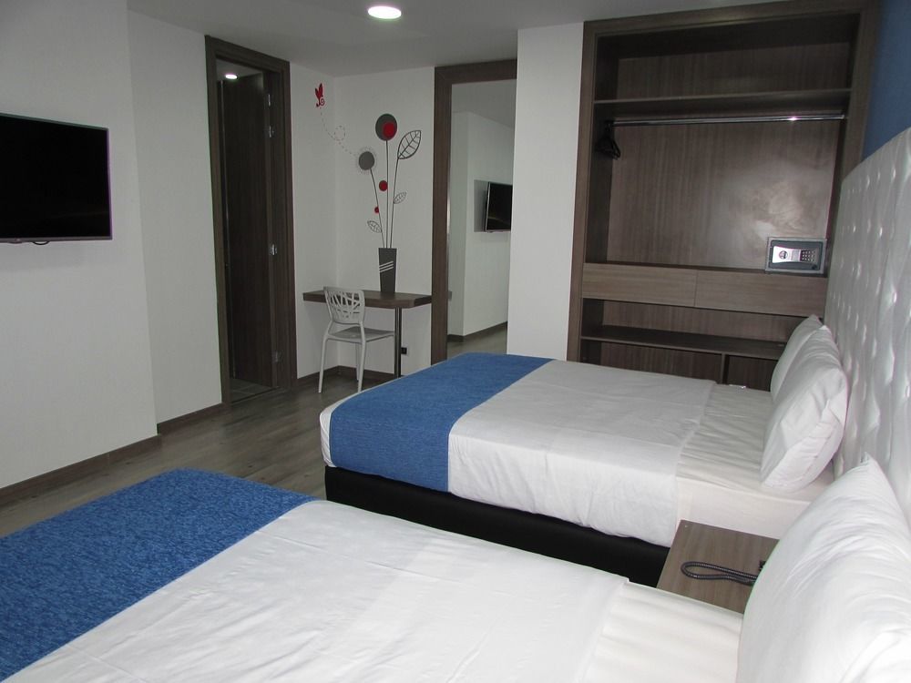 Aw Hotel Plaza Miranda Bogota Bagian luar foto