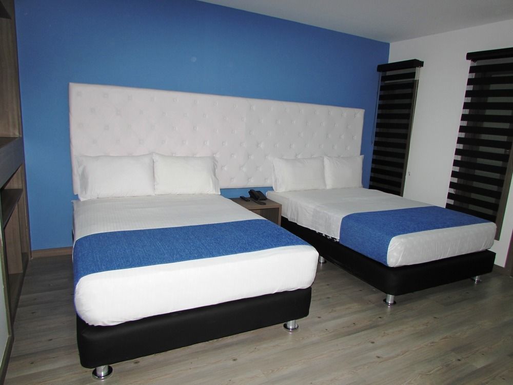Aw Hotel Plaza Miranda Bogota Bagian luar foto