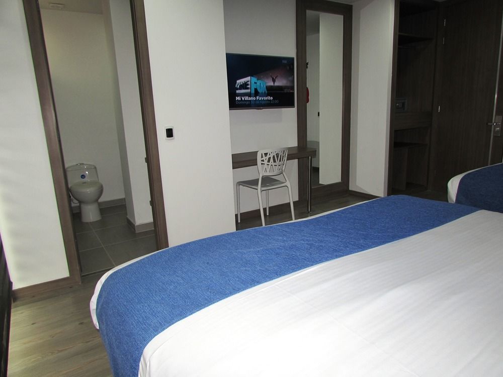 Aw Hotel Plaza Miranda Bogota Bagian luar foto