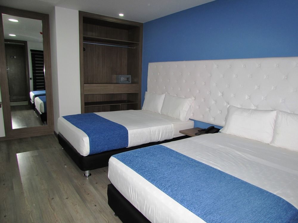 Aw Hotel Plaza Miranda Bogota Bagian luar foto